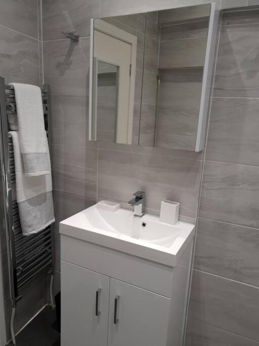 Star London Brent Street Cosy 1-Bed Hideaway Apartment Hendon Exterior foto
