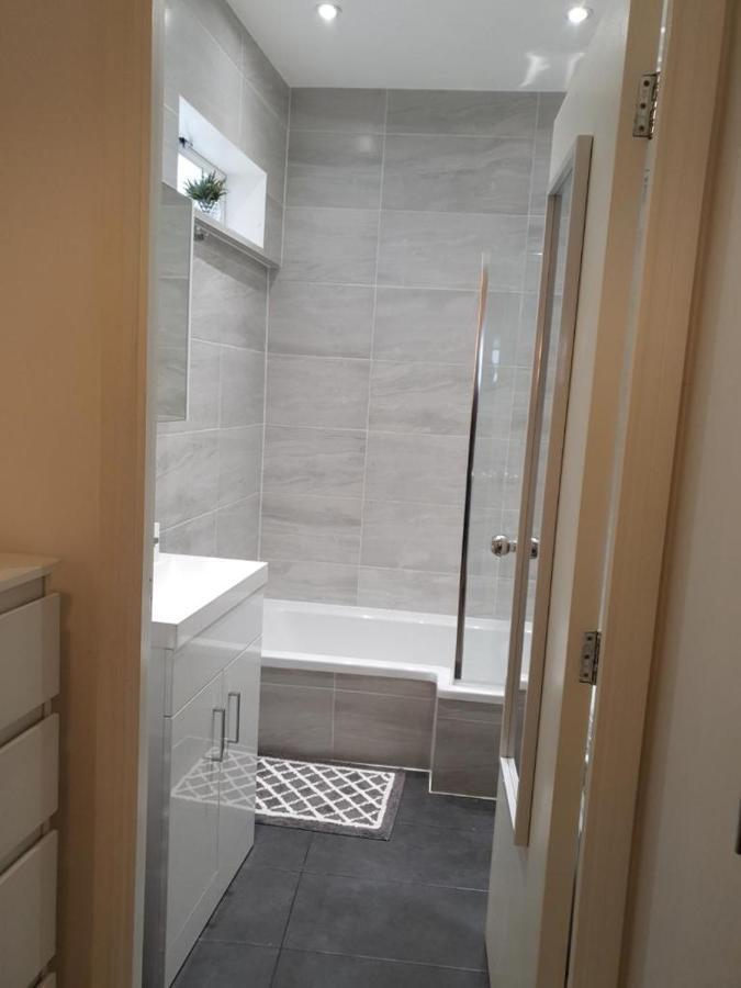 Star London Brent Street Cosy 1-Bed Hideaway Apartment Hendon Exterior foto